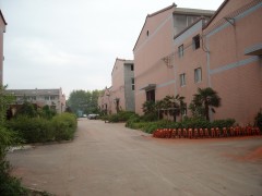 數控切割、數控折彎、表面涂裝、大型連續焊、加工中心